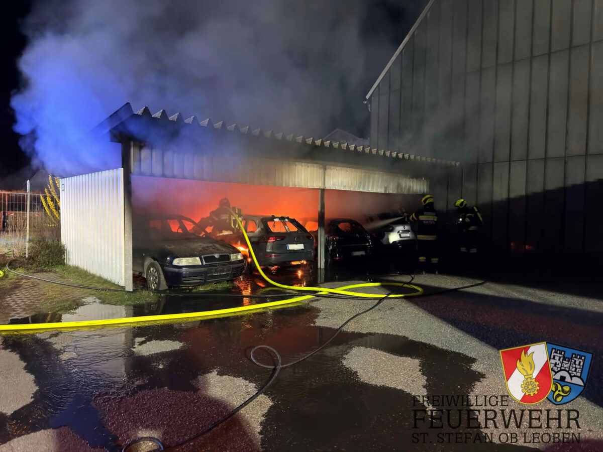 Brand mehrerer Pkw in Carport in St. Stefan ob Leoben