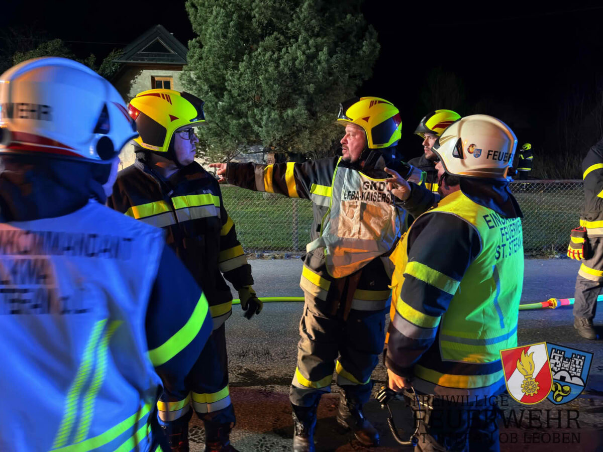 Brand mehrerer Pkw in Carport in St. Stefan ob Leoben