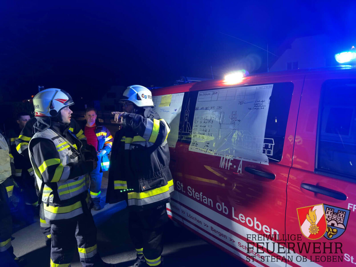 Brand mehrerer Pkw in Carport in St. Stefan ob Leoben