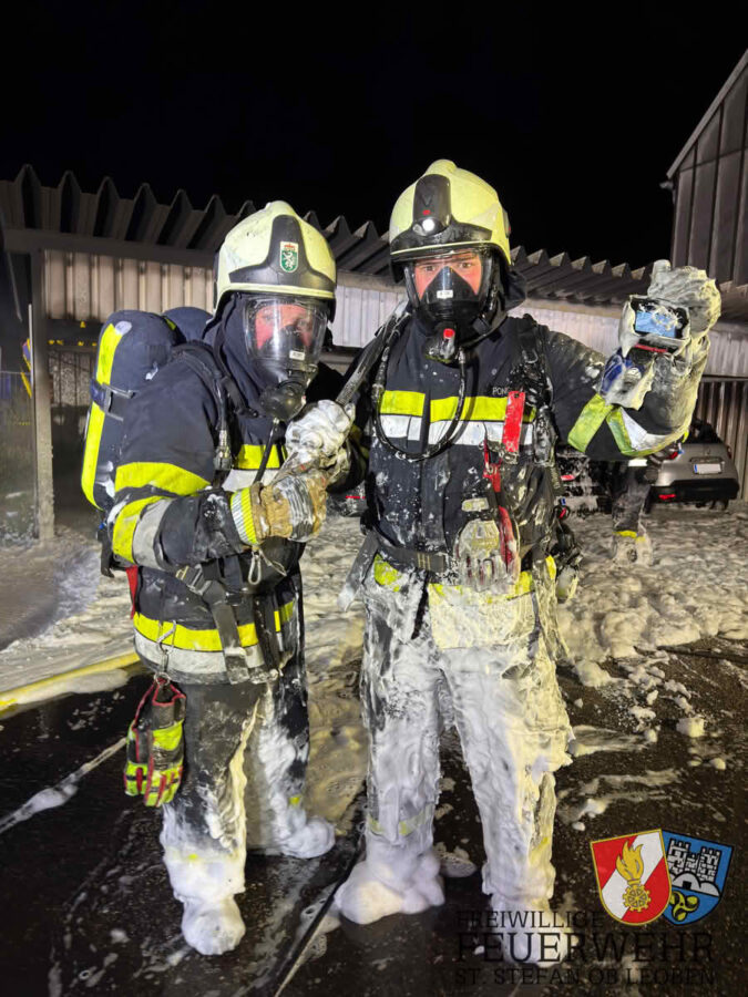 Brand mehrerer Pkw in Carport in St. Stefan ob Leoben