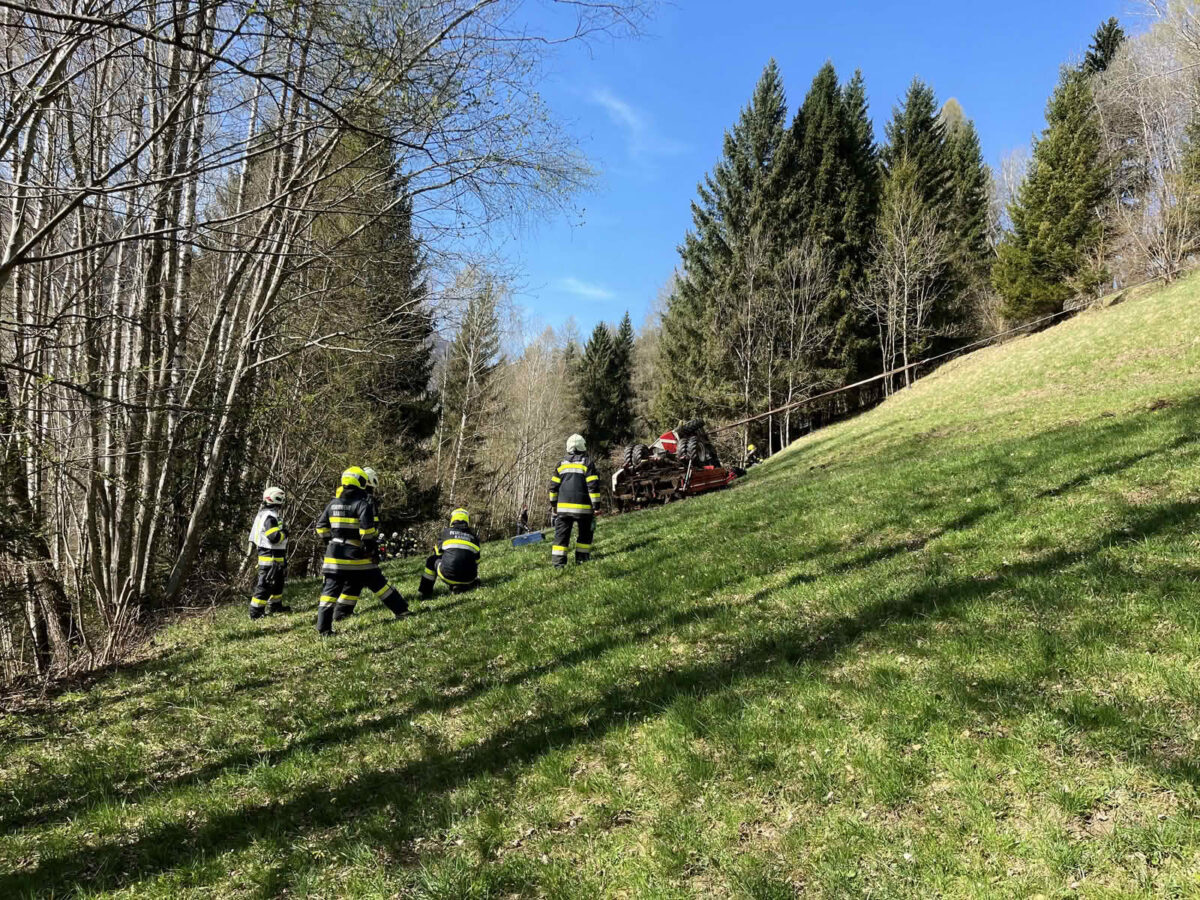 Fahrzeugabsturz in Schrott