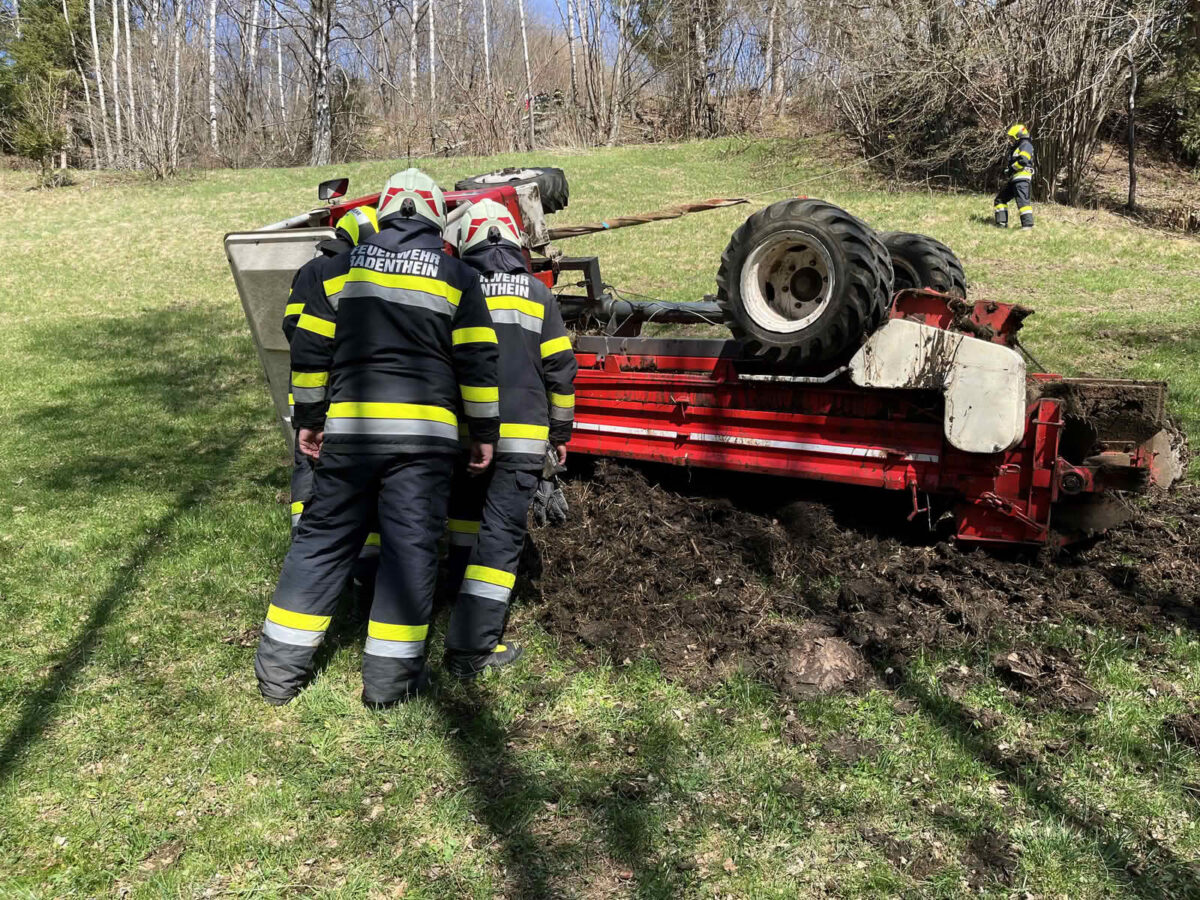 Fahrzeugabsturz in Schrott