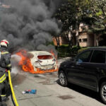 BF Wien: PKW im Vollbrand in Floridsdorf