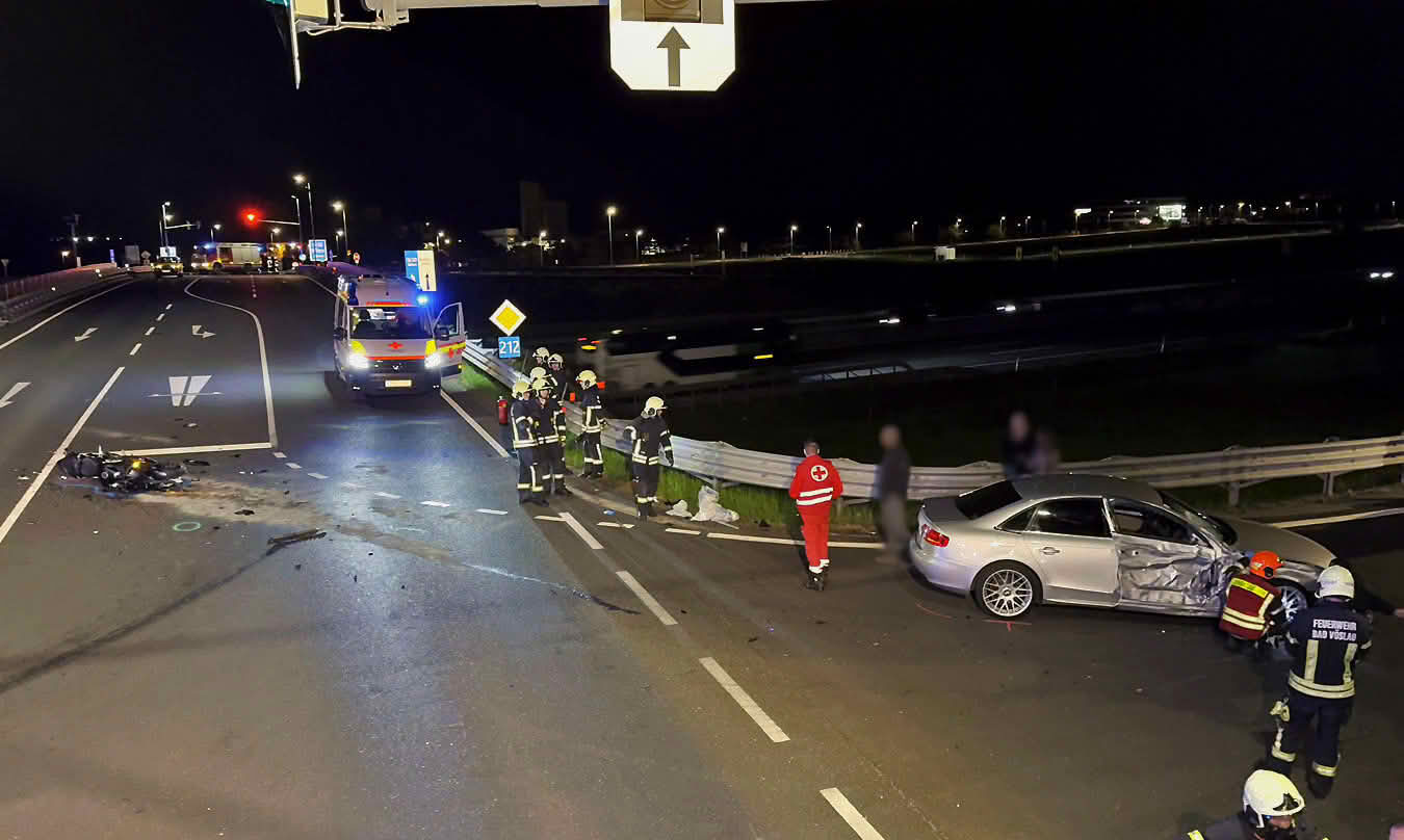 BFKDO Baden: PKW gegen Motorrad – 2 Schwerverletzte
