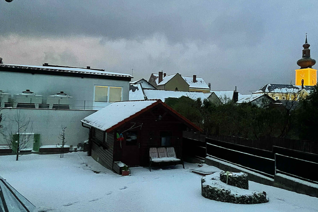 Unwetterfront mit Hagel und enormen Regenmengen