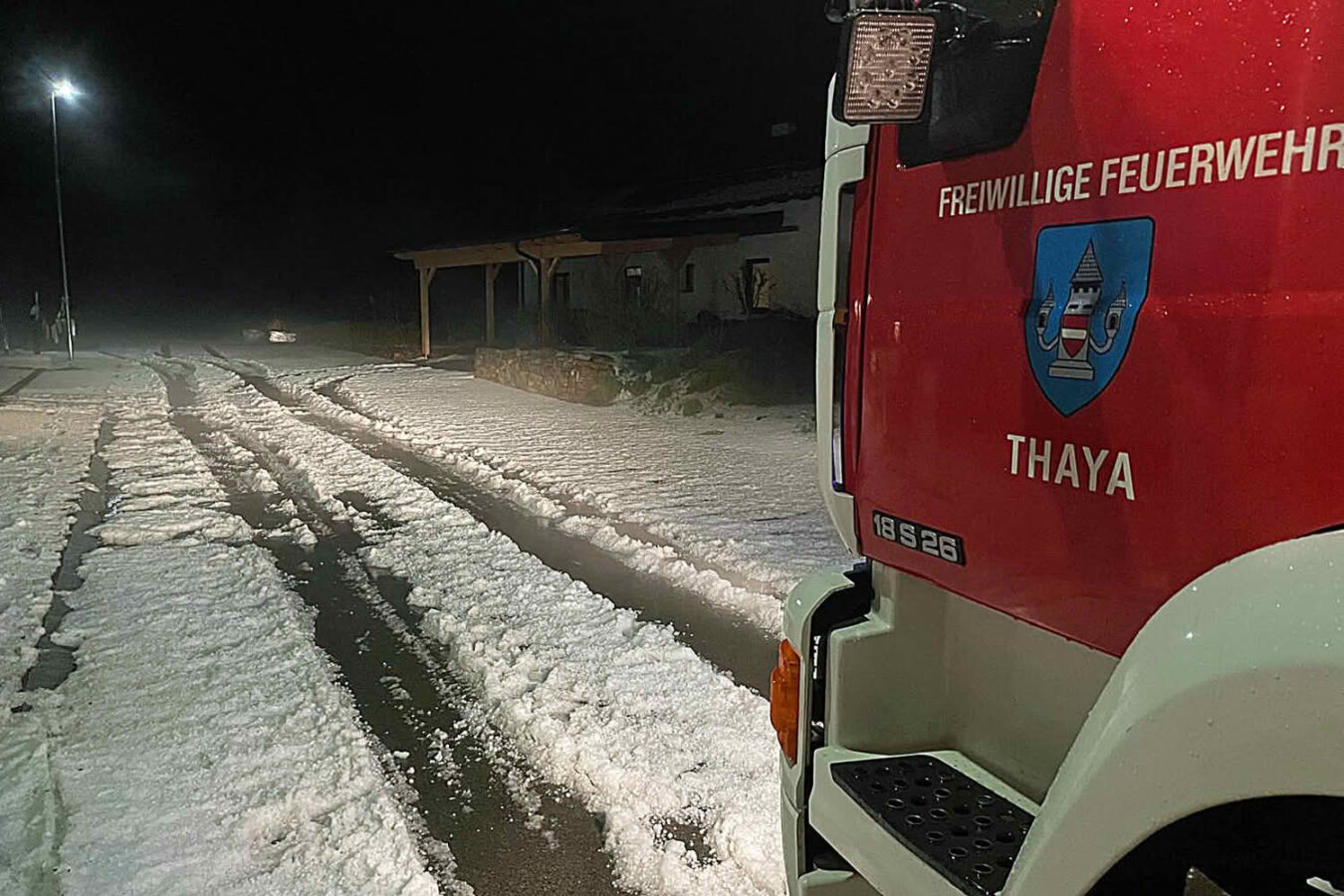 Unwetterfront mit Hagel und enormen Regenmengen