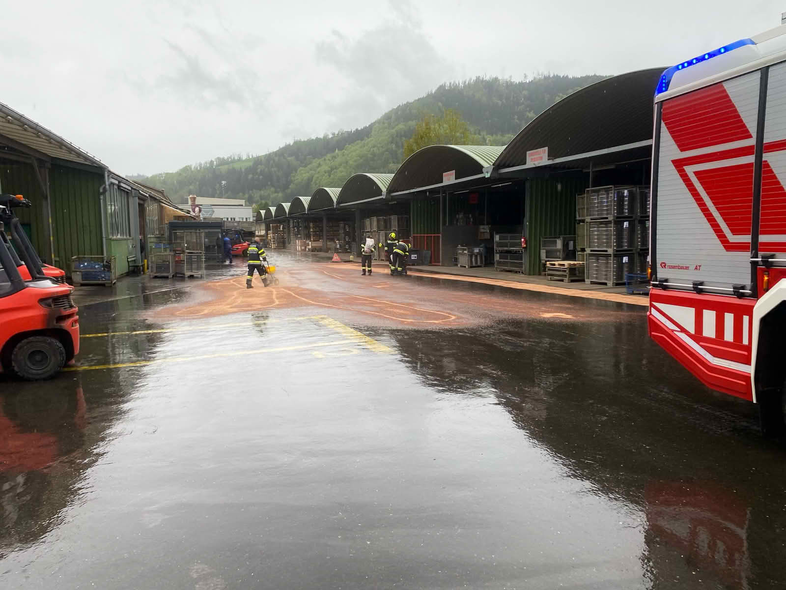 FF Kapfenberg-Diemlach: Massiver Ölverlust bei Stapler