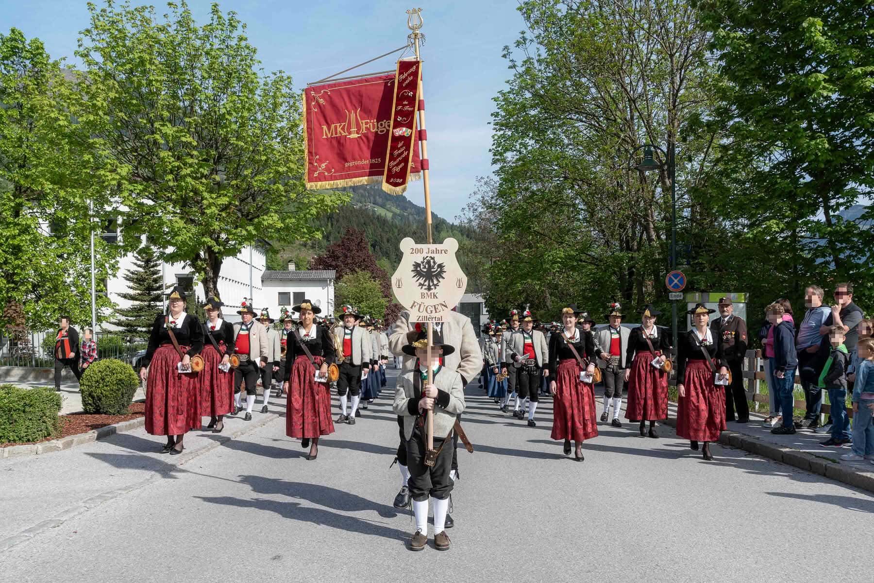 BFV Schwaz: Florianifeier und Fahrzeugsegnung der FF Fügen