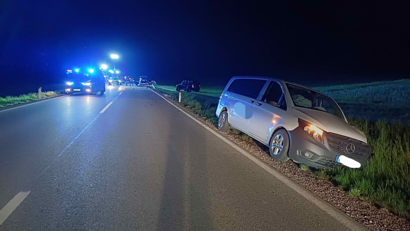 kollision mit 4 Verletzten und "1 Leichnam"