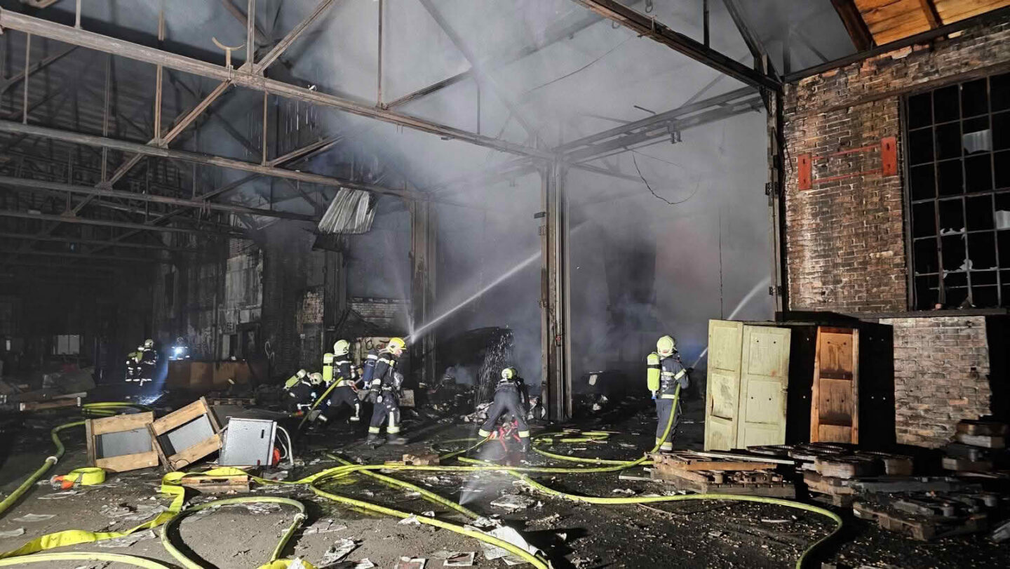 Großbrand einer Lagerhalle
