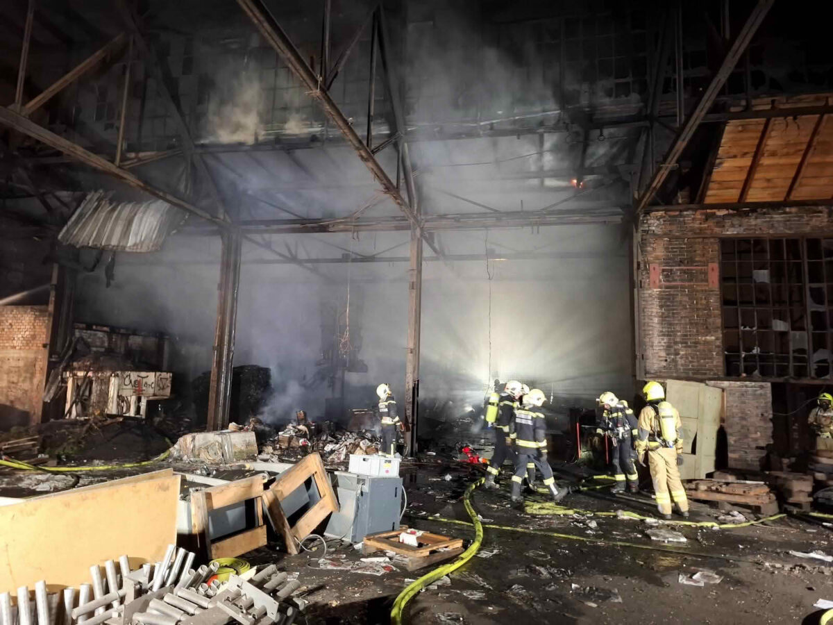Großbrand einer Lagerhalle