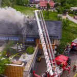 Dachstuhl brennt in Nußdorf am Attersee