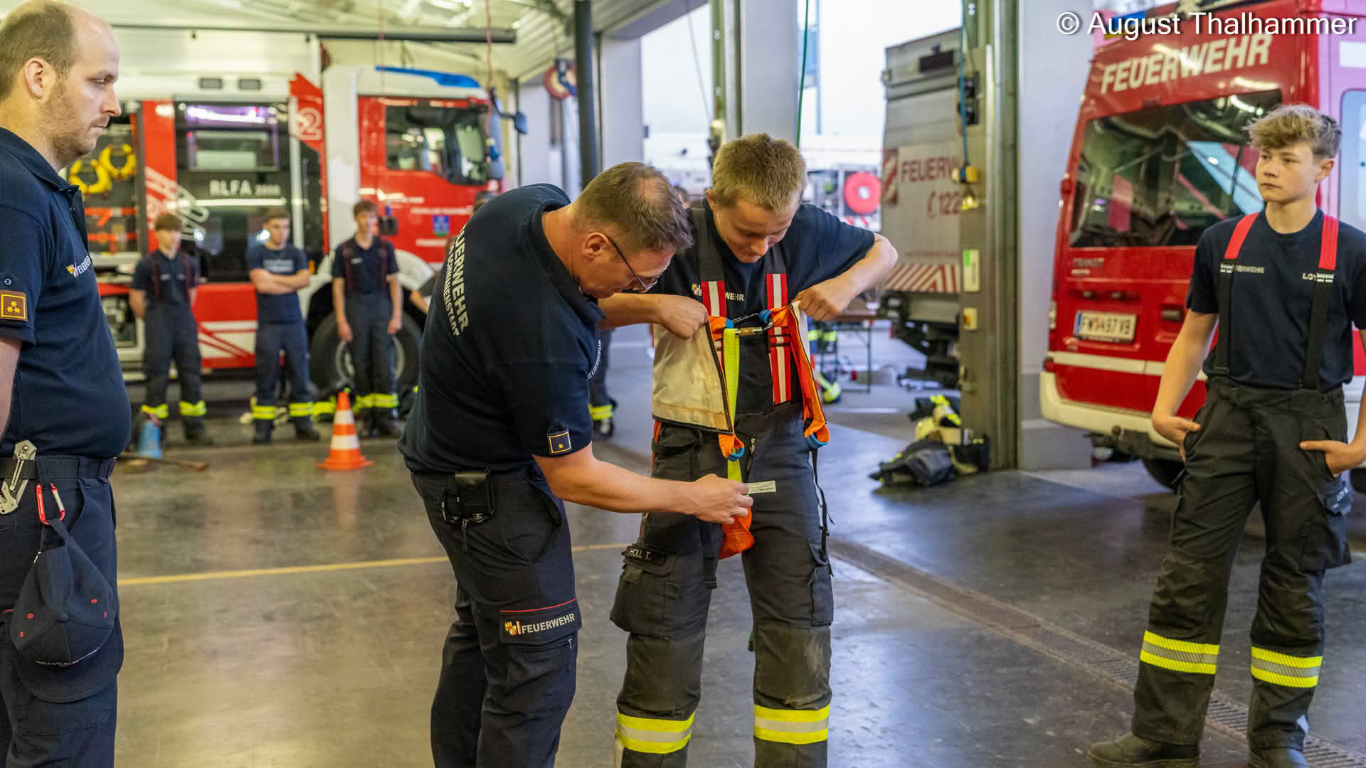 33 neue Feuerwehrmänner und Feuerwehrfrauen ausgebildet