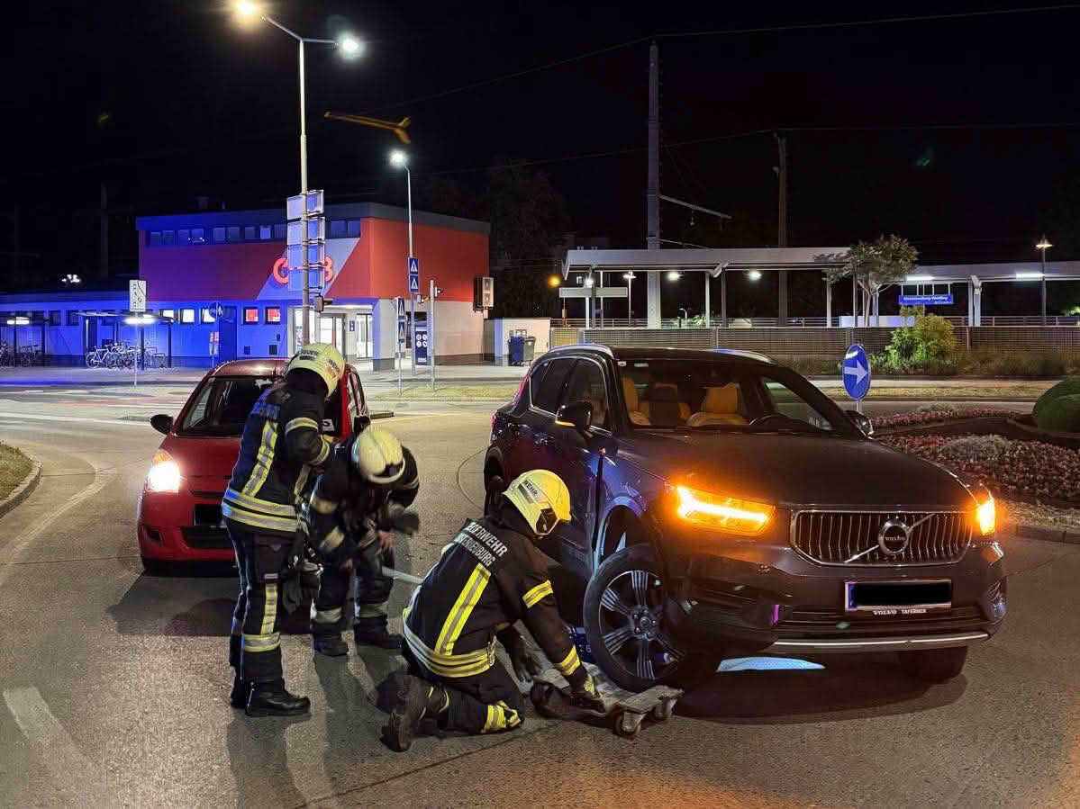 FF Klosterneuburg: Brandeinsatz & Fahrzeugbergung