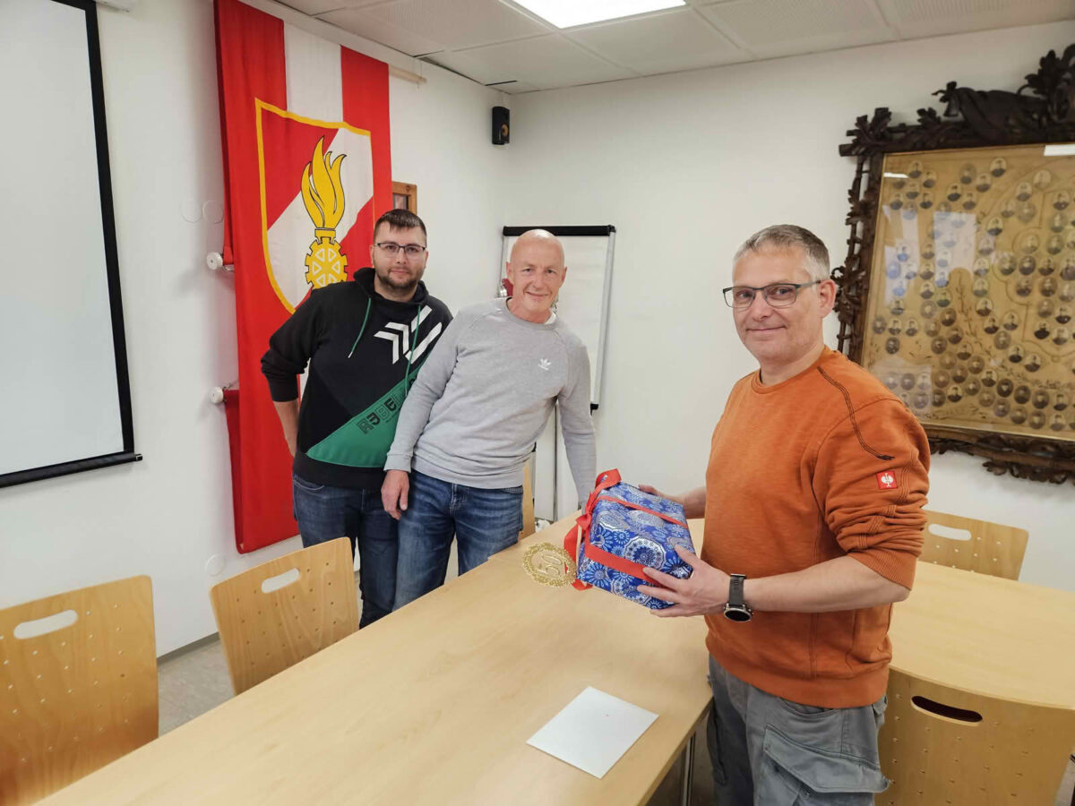 Freudiger Gesellschaftsabend