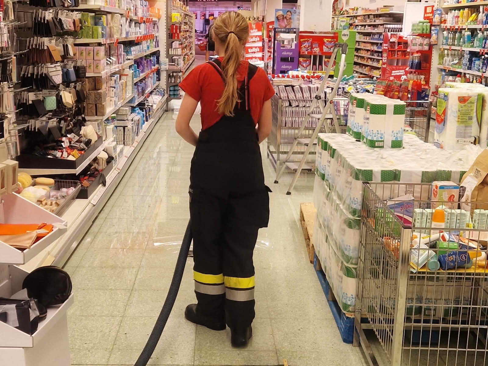 FF Kapfenberg-Diemlach: Einkaufzentrum überflutet