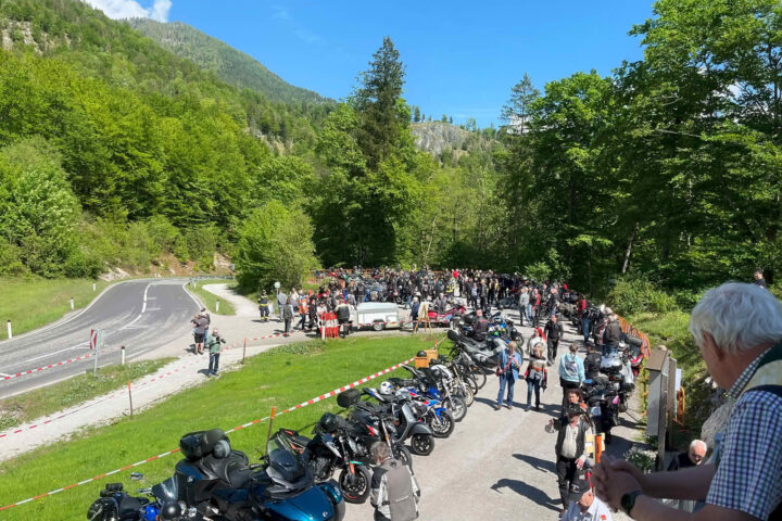 Motorradsegnung im Weißenbachtal