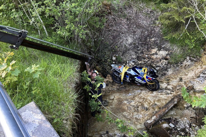 FF Mitterweissenbach: Motorradunfall im Weißenbachtal