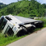 FF Kaisersberg: LKW in Bachbett