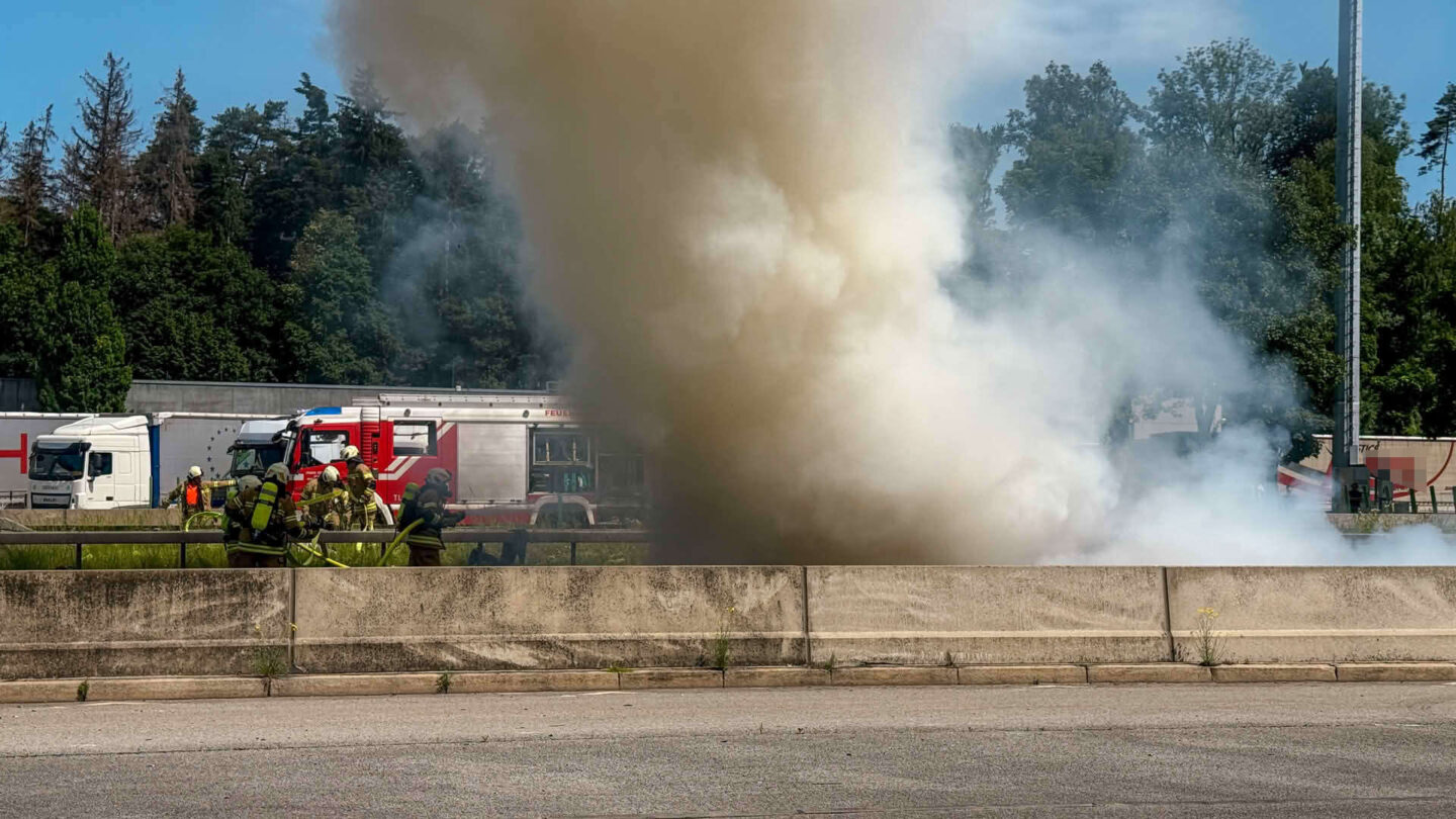 Fahrzeugbrand am Grenzübergang Walserberg