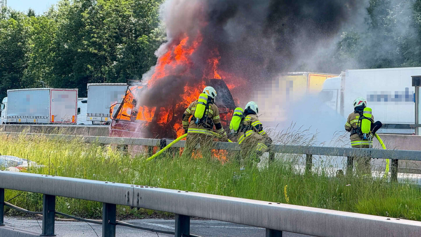 Fahrzeugbrand am Grenzübergang Walserberg