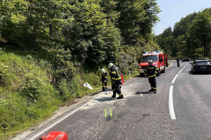 FF Mitterweissenbach: 3. Motorradunfall am Pfingstwochenende