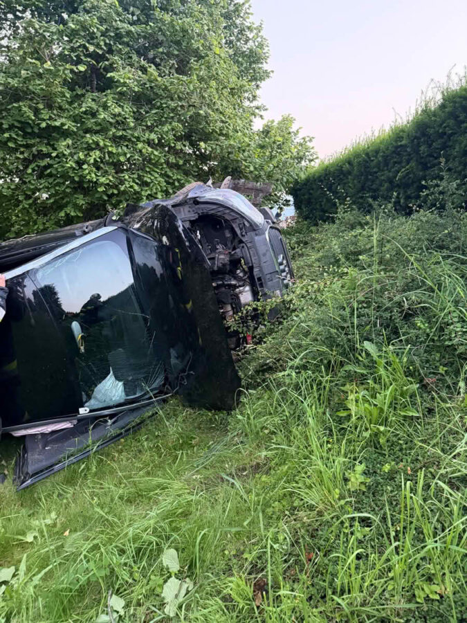BFVDL: B76 Schweizer Höhe - Verkehrsunfall mit verletzter Person 6 Fahrzeugbergung FF Schamberg auf Schweizer Höhe