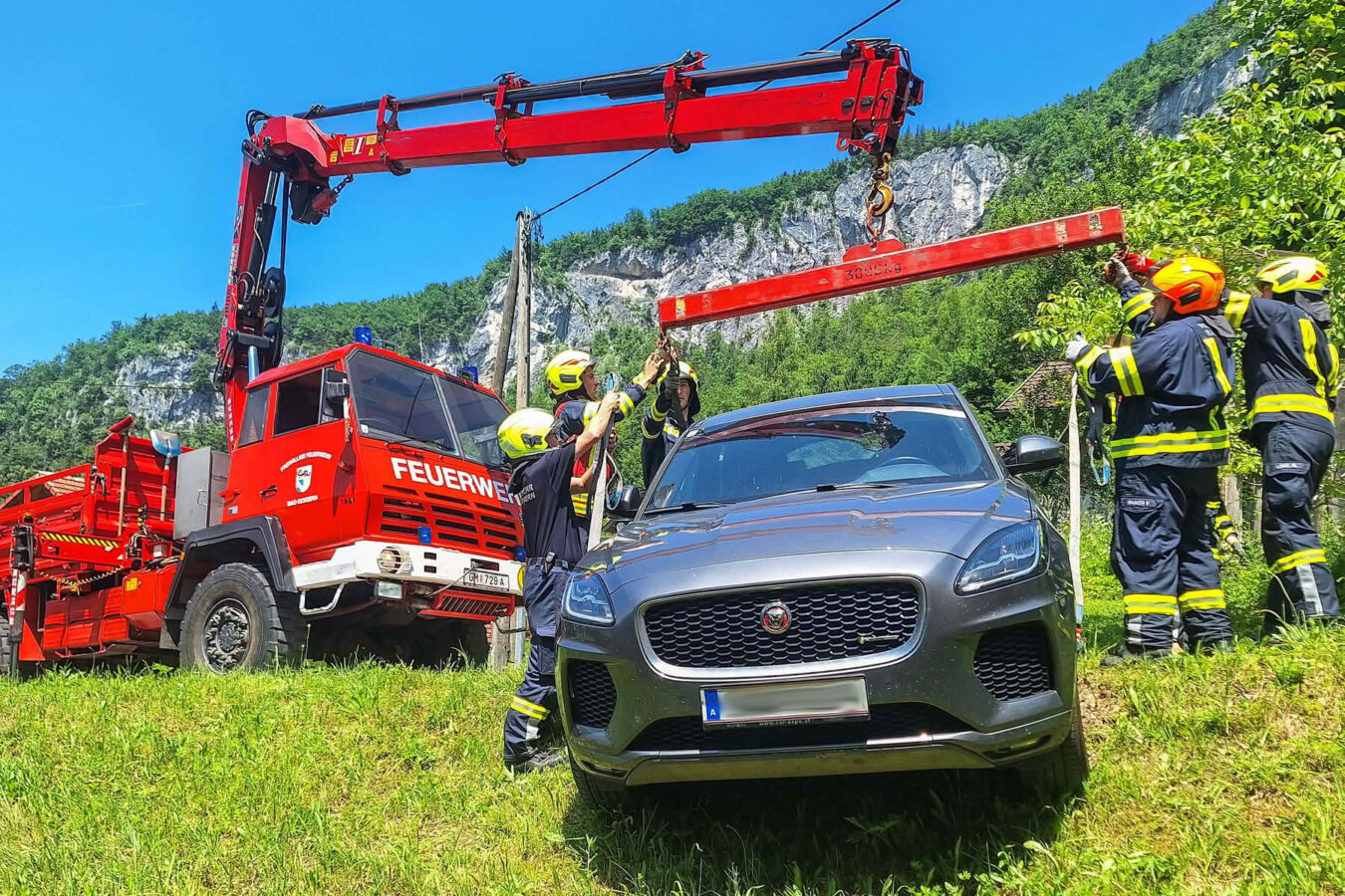 PKW mit Kran geborgen