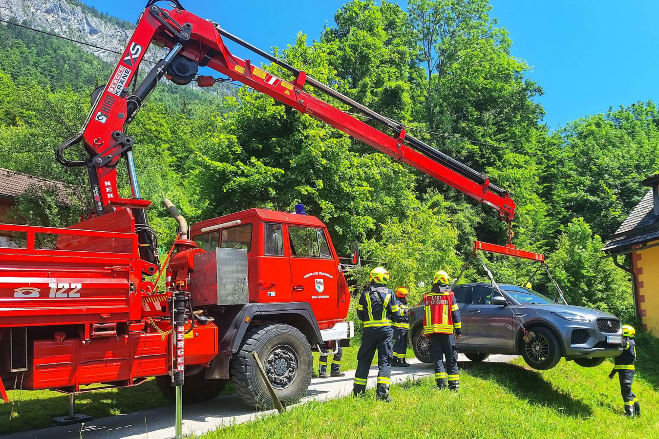 PKW mit Kran geborgen