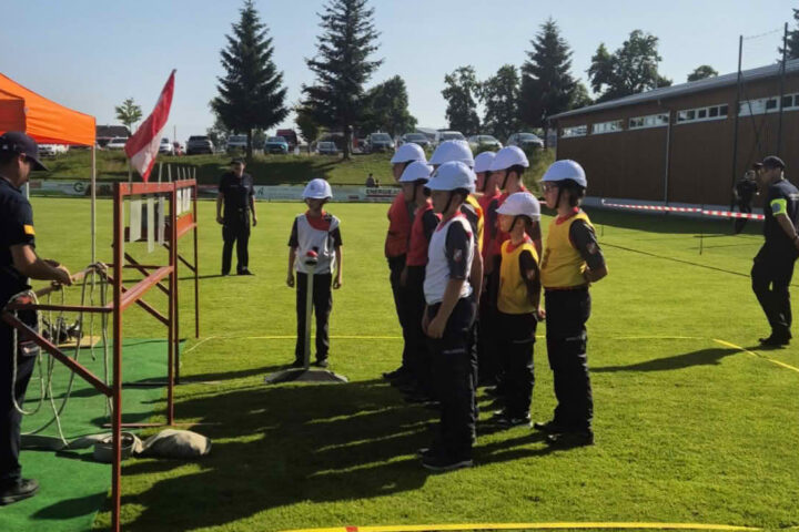 Jugendgruppe der HFW Bad Ischl bereitet sich auf Bezirksbewerb vor
