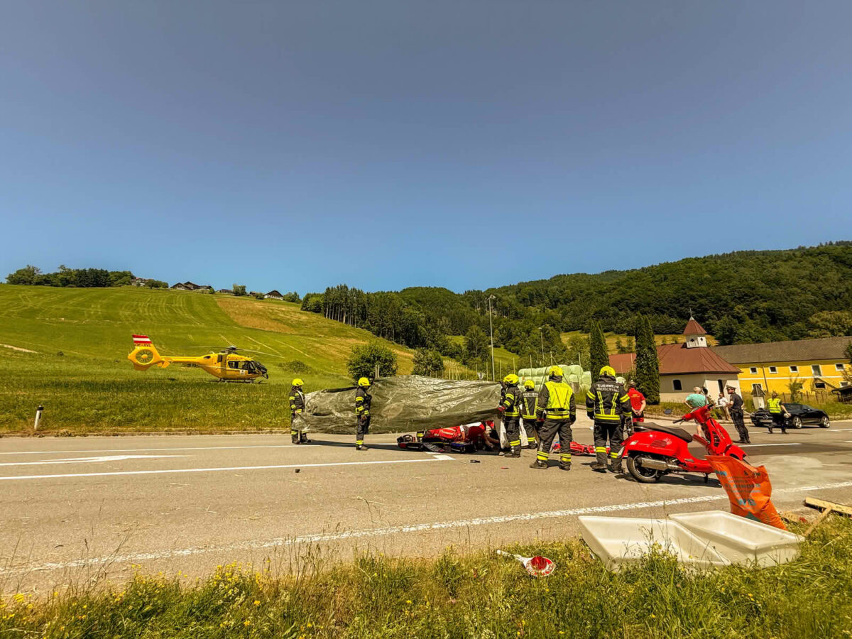 Motorroller kollidiert mit Pkw