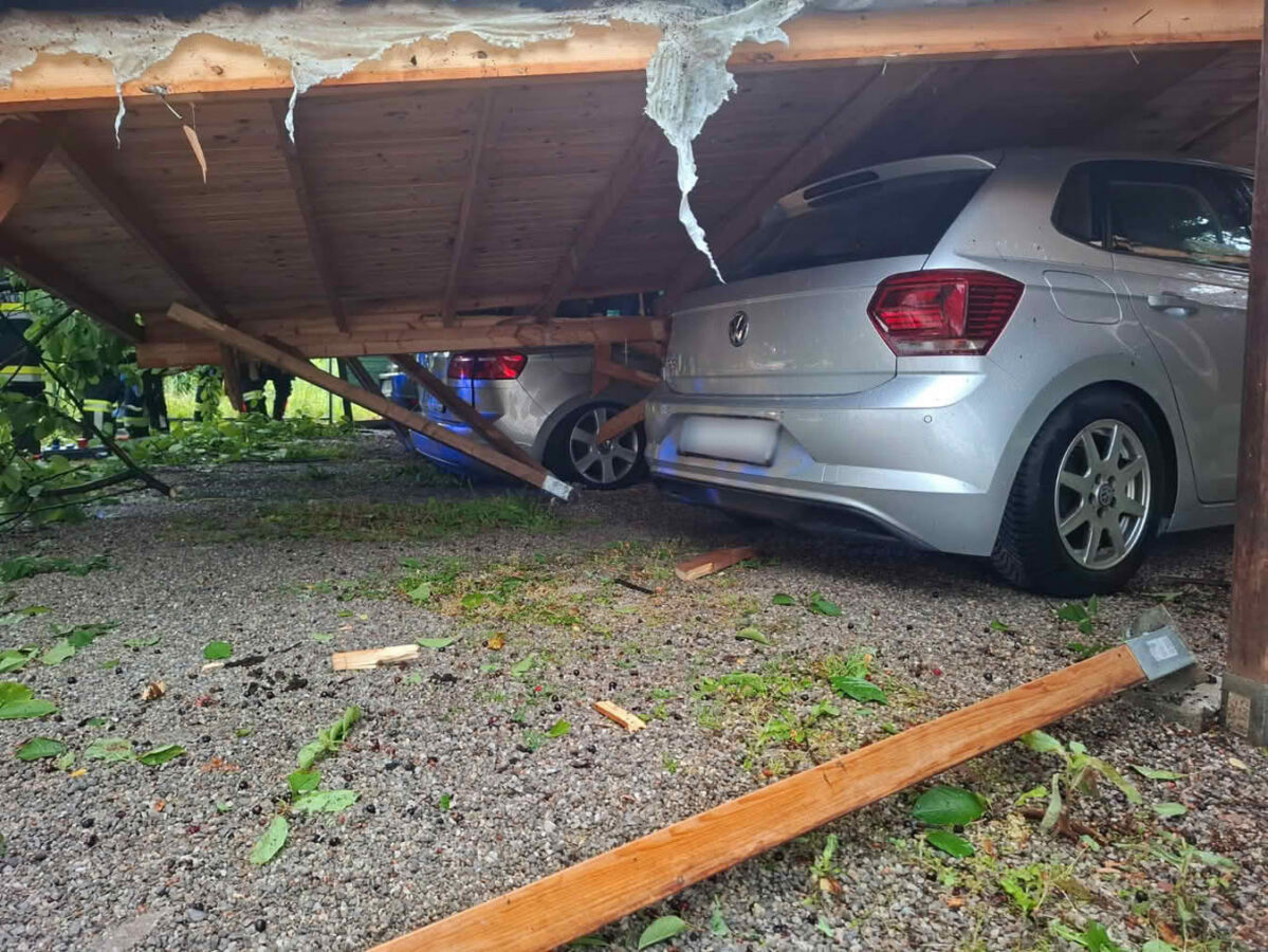 Unwetterfront über dem Bezirk Baden