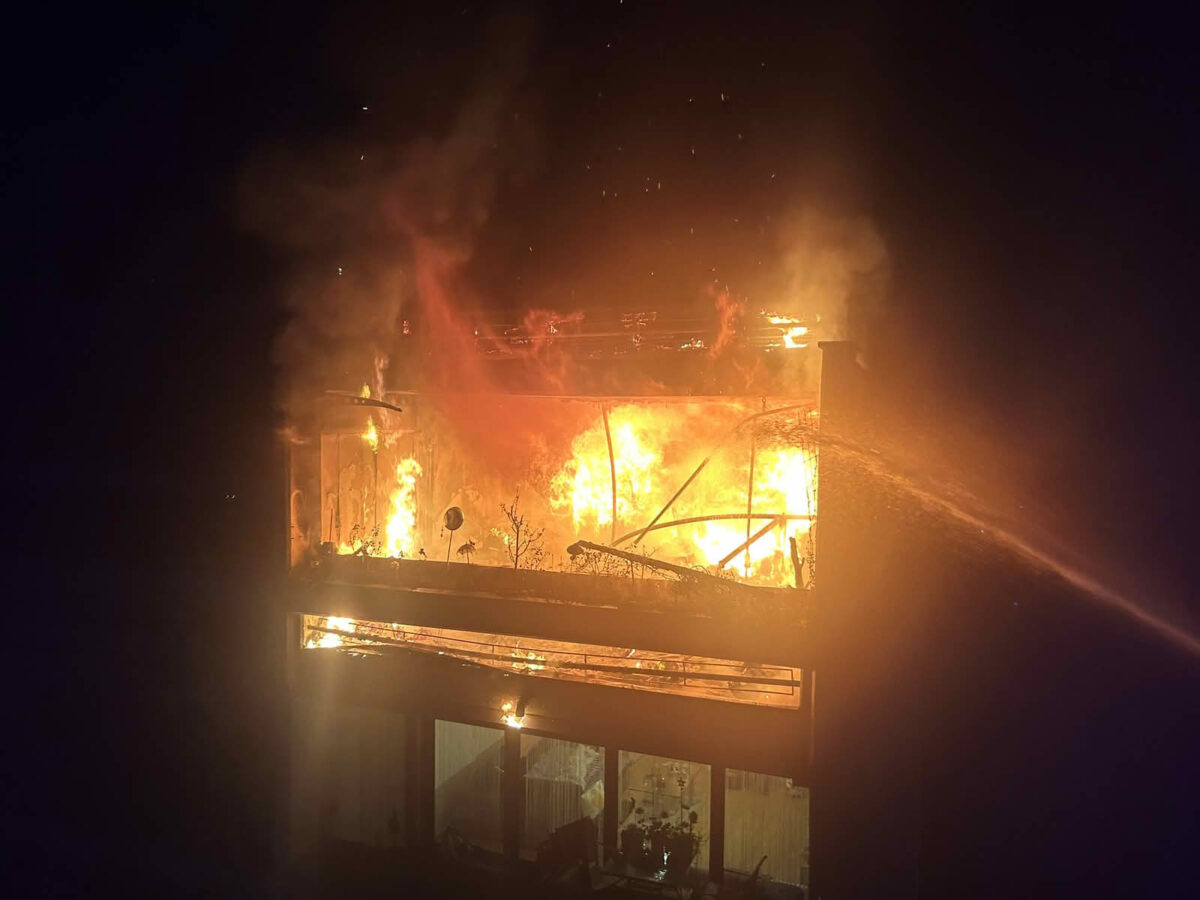 Dramatischer Wohnungsbrand