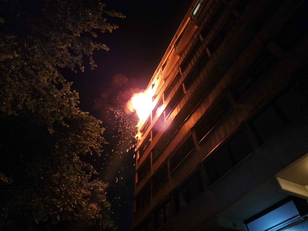 Dramatischer Wohnungsbrand