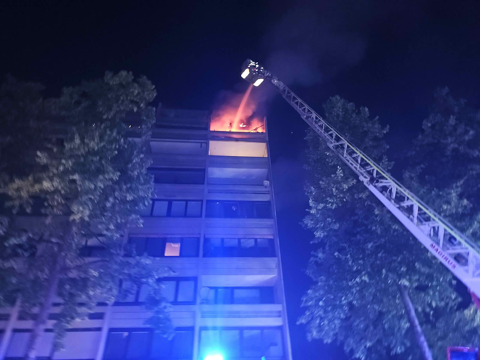 HFW Villach: Dramatischer Wohnungsbrand, 1 Person verstorben