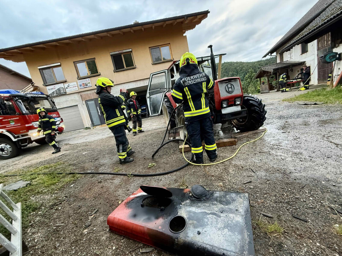 Traktor brennt – Großbrand verhindert