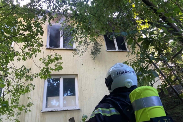 BF Wien: Brand eines Einfamilienhauses in Wien – Floridsdorf