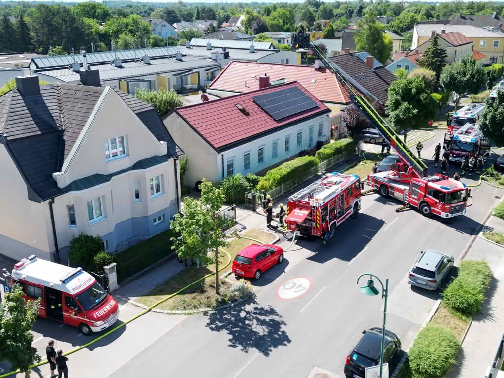 FF Biedermannsdorf: Photovoltaikanlage in Brand