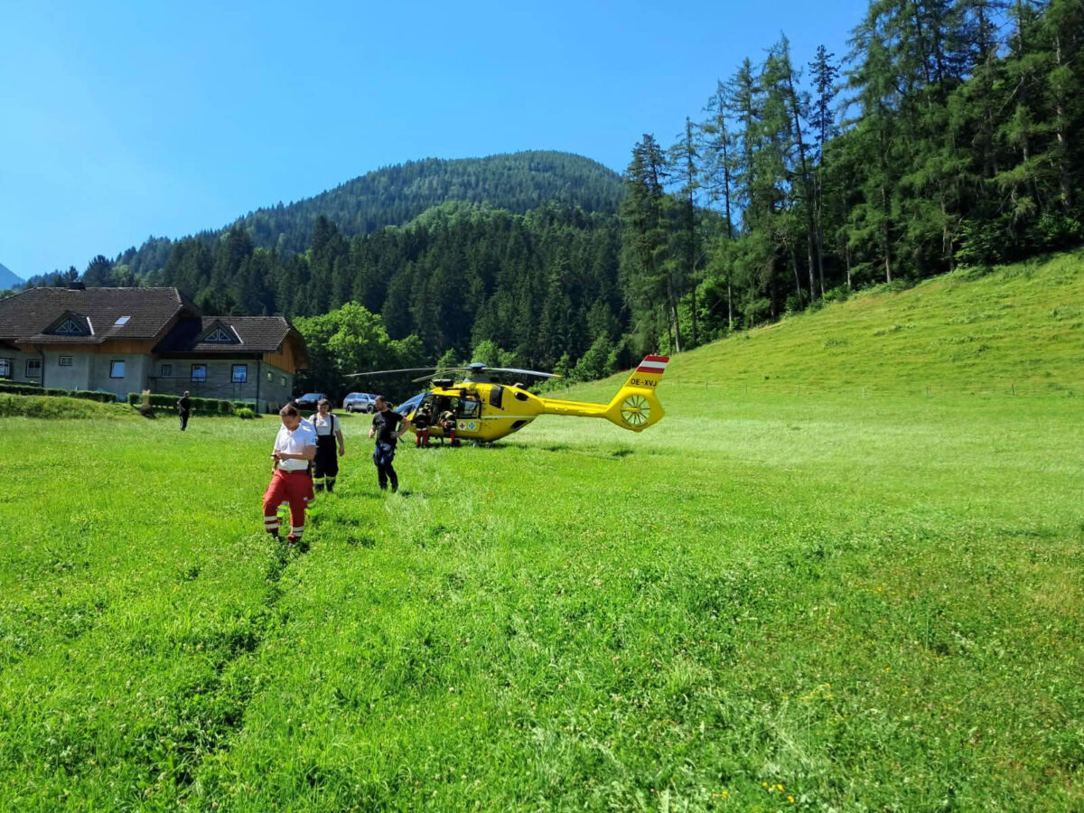 Menschenrettung am Friedhof