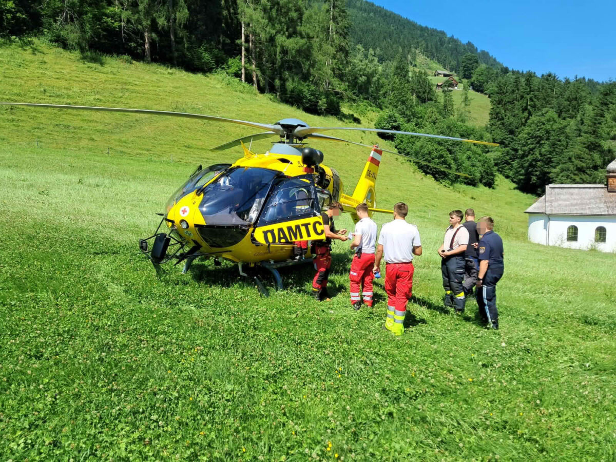 Menschenrettung am Friedhof