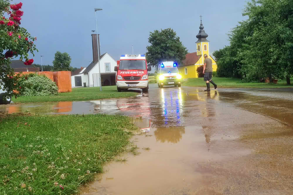 BFK Waidhofen/Thaya: Feuerwehren nach Starkregen im Einsatz