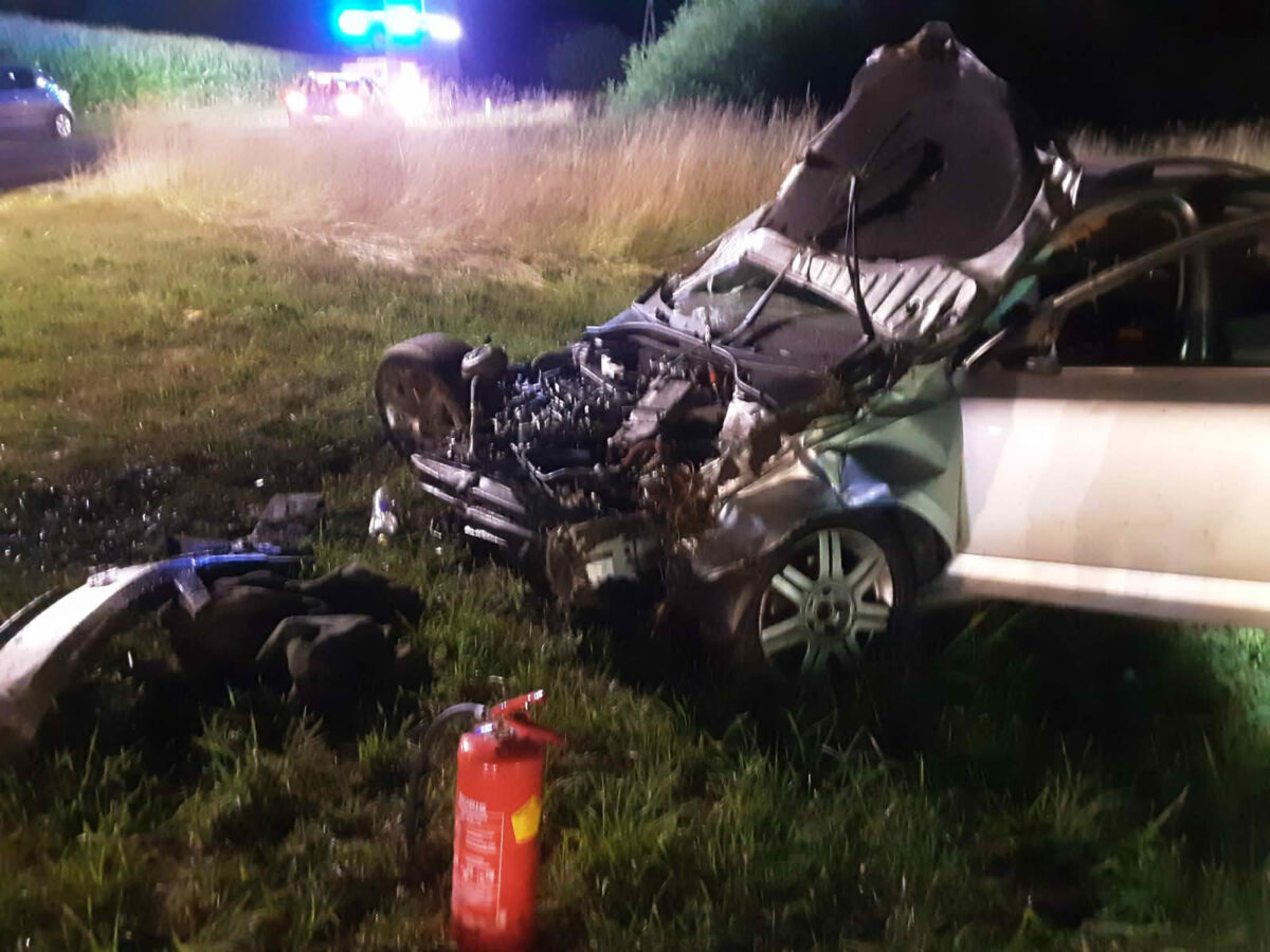 Pkw durchbricht Schranken