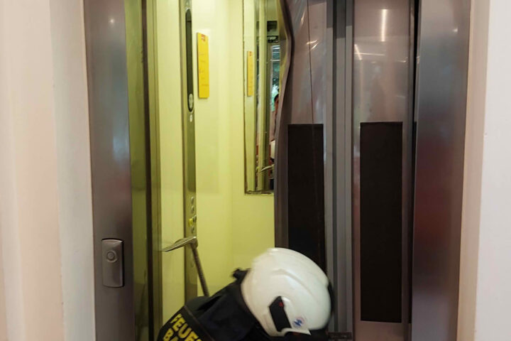 FF Bad Ischl: Eingeschlossene Person aus Lift befreit