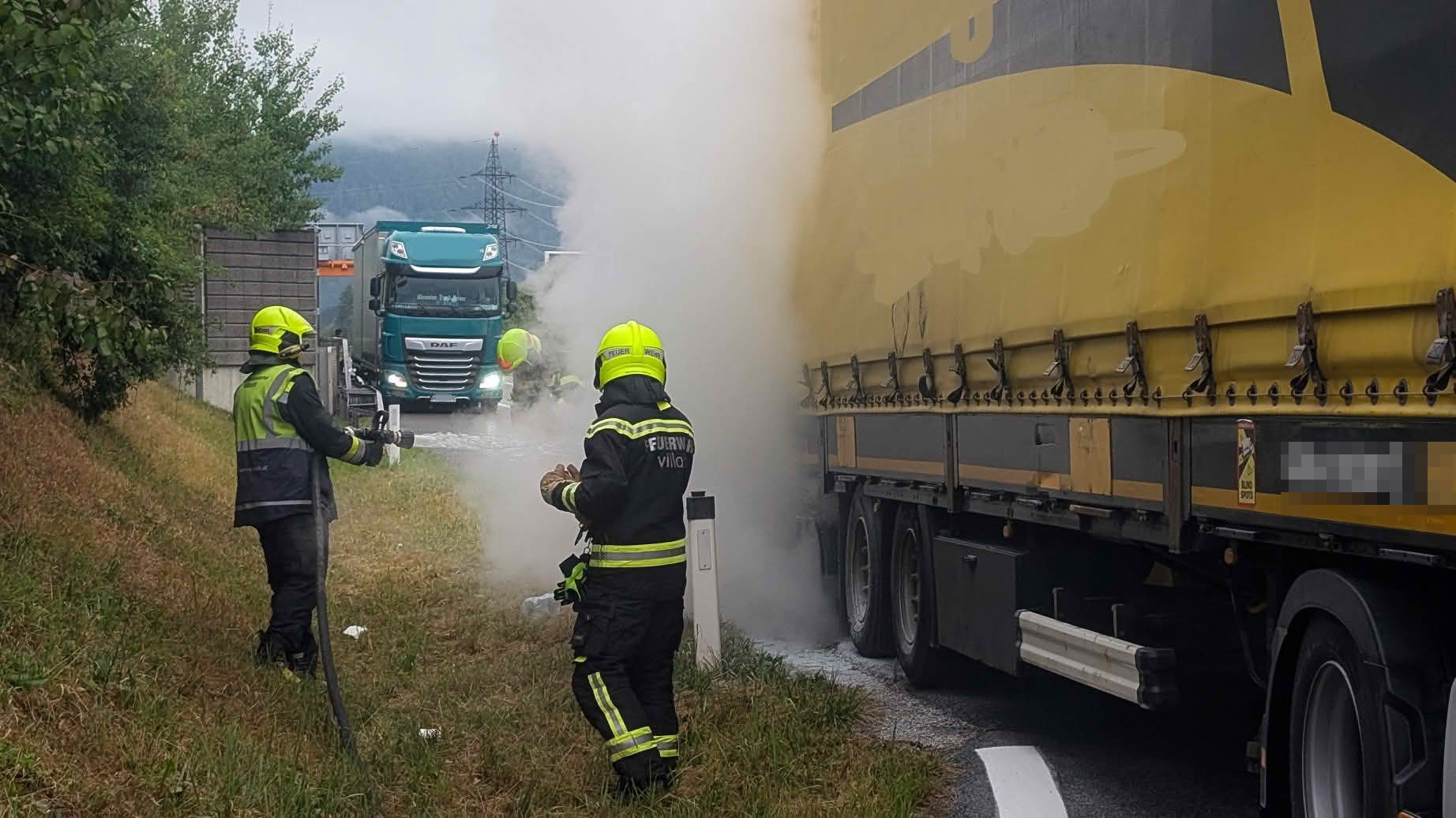 HFW Villach: Reifenbrand auf der A10 Tauernautobahn