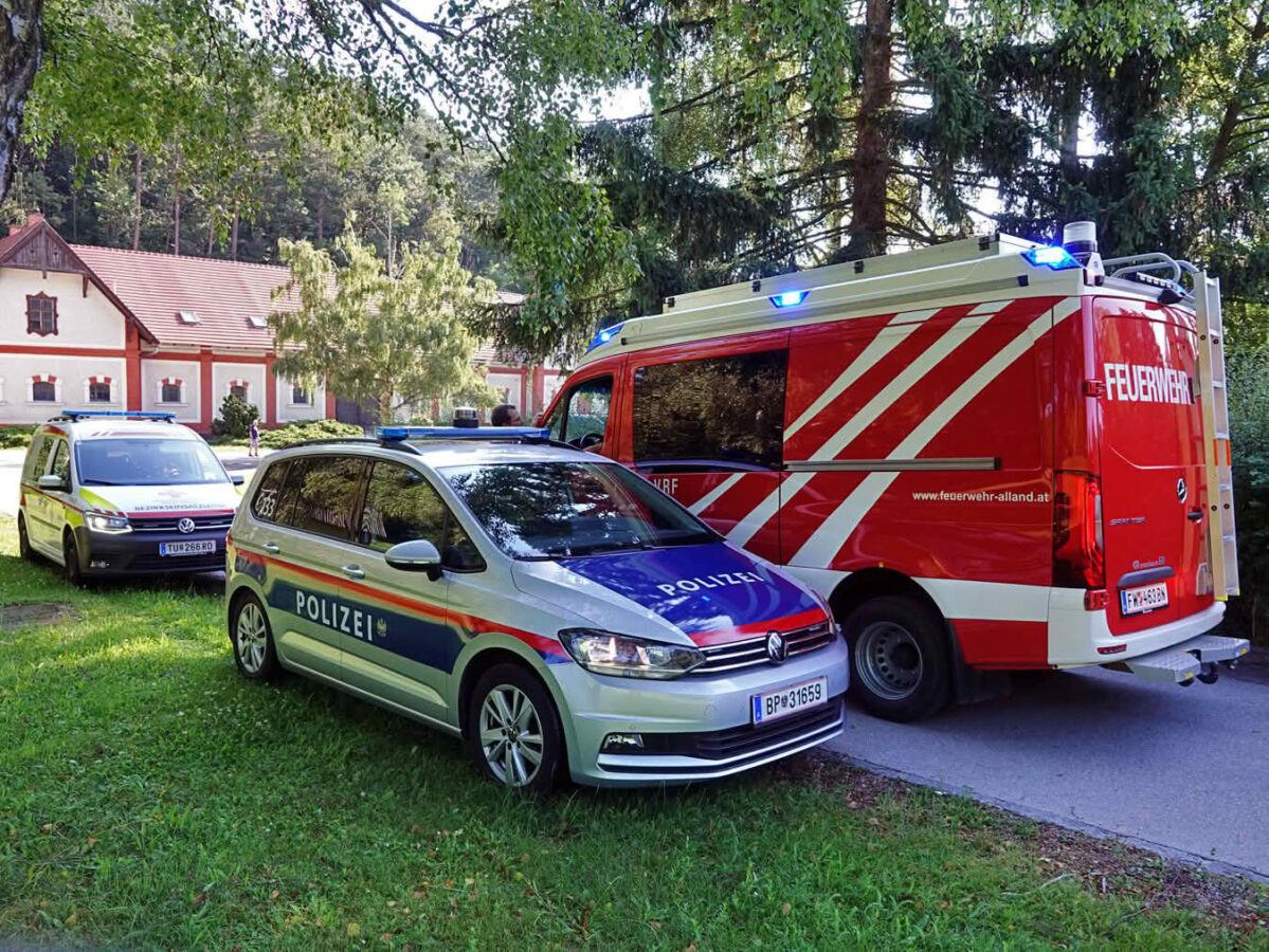 Erfolgreiche Personensuche nach Verkehrsunfall auf der LB1