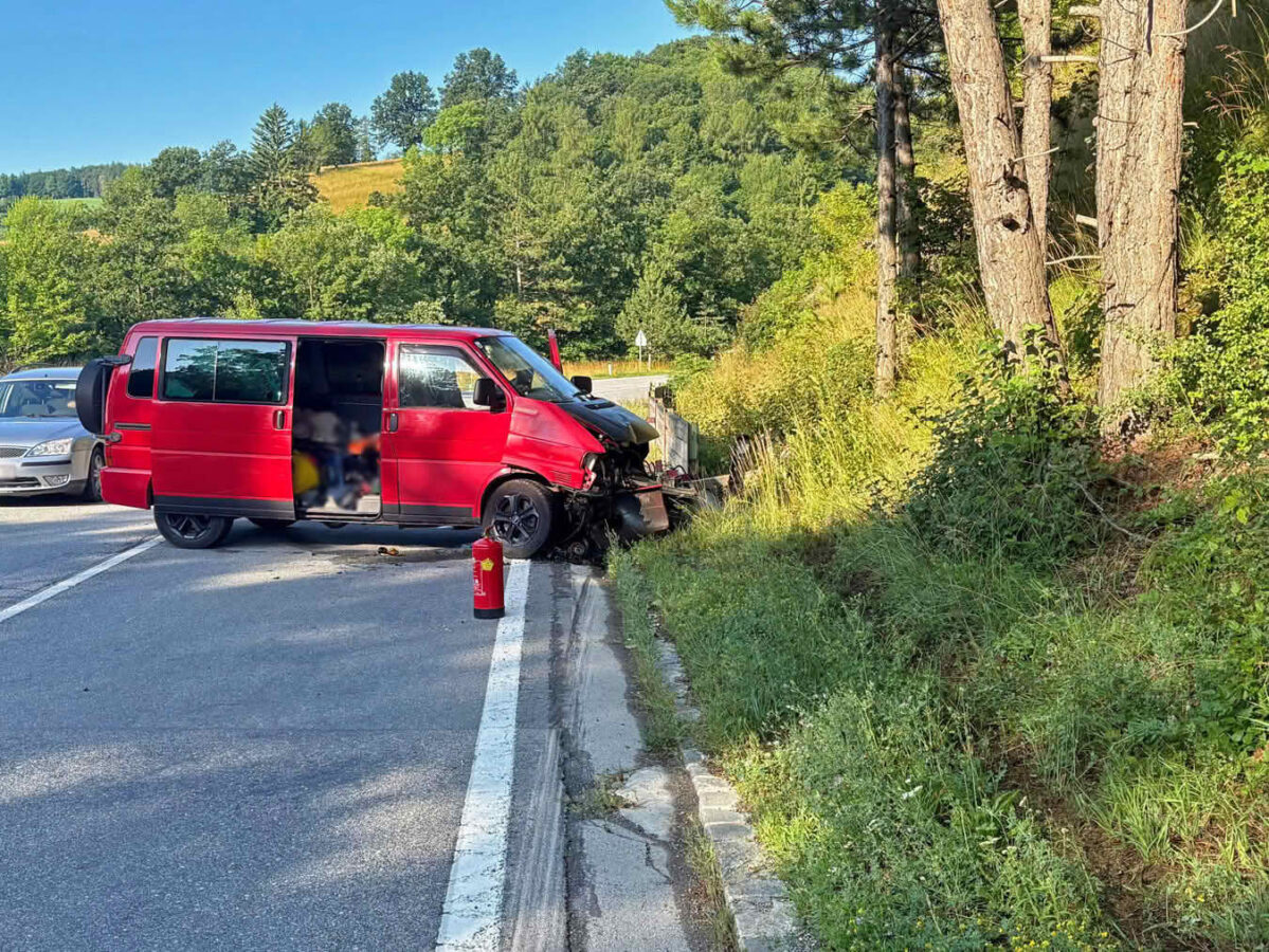Erfolgreiche Personensuche nach Verkehrsunfall auf der LB1