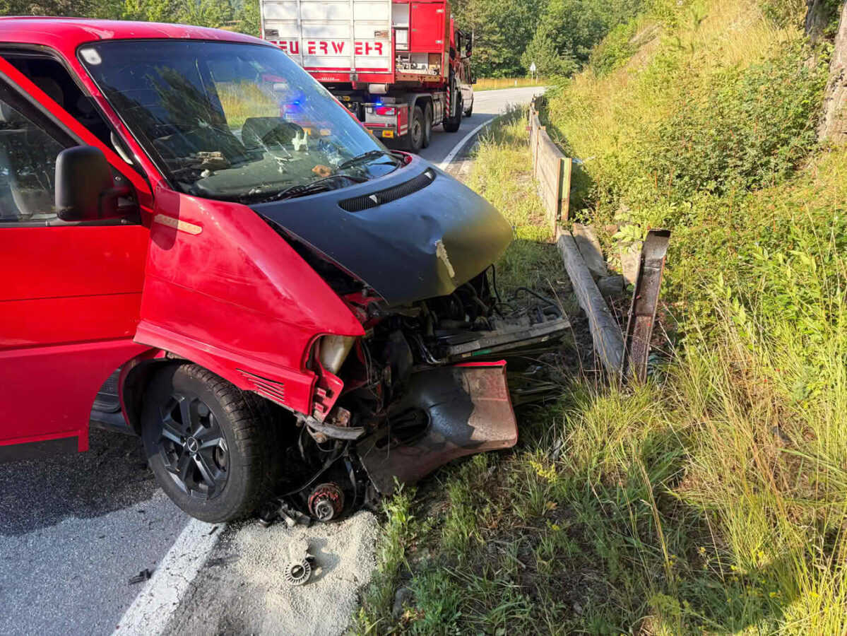 Erfolgreiche Personensuche nach Verkehrsunfall auf der LB1