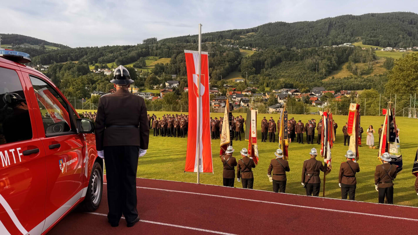 Fahrzeugsegnung und Frühschoppen