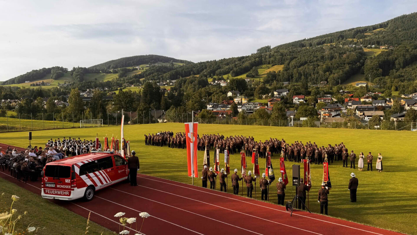 Fahrzeugsegnung und Frühschoppen