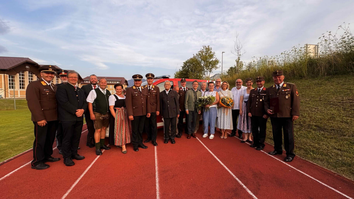 Fahrzeugsegnung und Frühschoppen